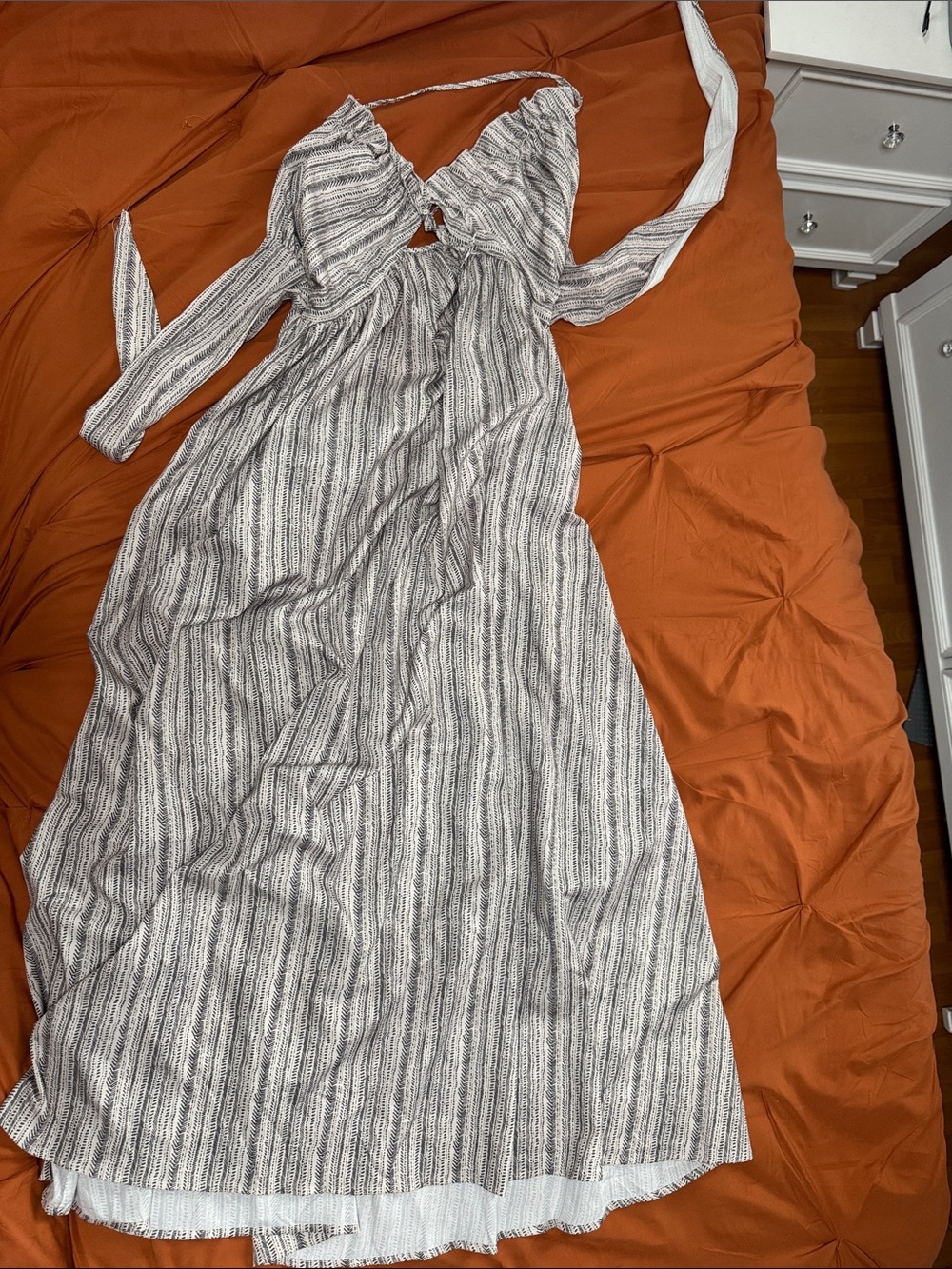 Striped Tie-back Maxi Dress in gray and White